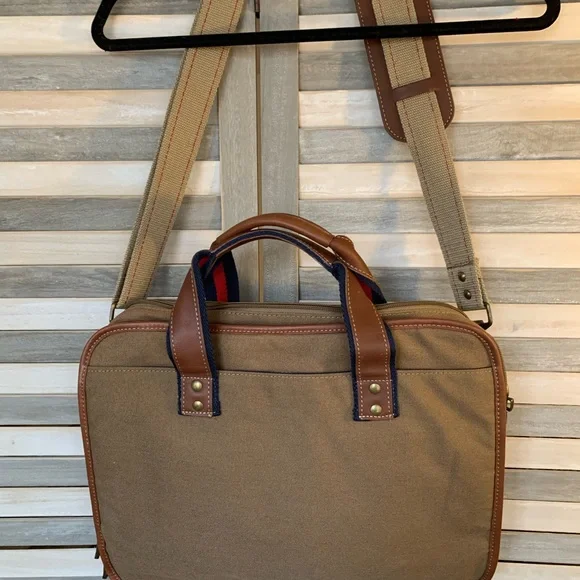 Tommy Hilfiger Classic canvas& leather messenger/laptop bag - Picture 6 of 15